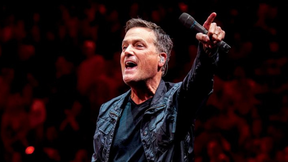 Surrounded - Michael W Smith on DStv Channel 343